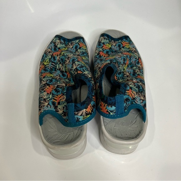 Bzees secret multicolored sling back wedge sandals women’s size 9 casual - Picture 6 of 9